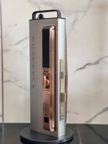 Khám Phá Khóa Nhà Thông Minh SIKER KTS 142.3D: Bảo Mật Đỉnh Cao, Thiết Kế Đột Phá