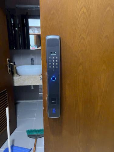 Khóa Siker KTS 111 – Giải pháp khóa điện tử hiện đại cho cửa gỗ