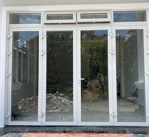 CỬA ĐI 4 CÁNH XINGFA MÀU TRẮNG NHẬP KHẨU TẠI SÀI GÒN