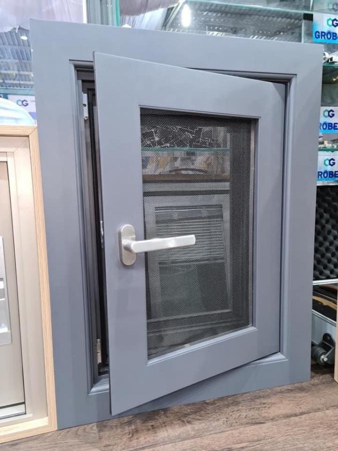 CỬA ĐI GROBER MỞ QUAY 1 CÁNH MÀU XÁM