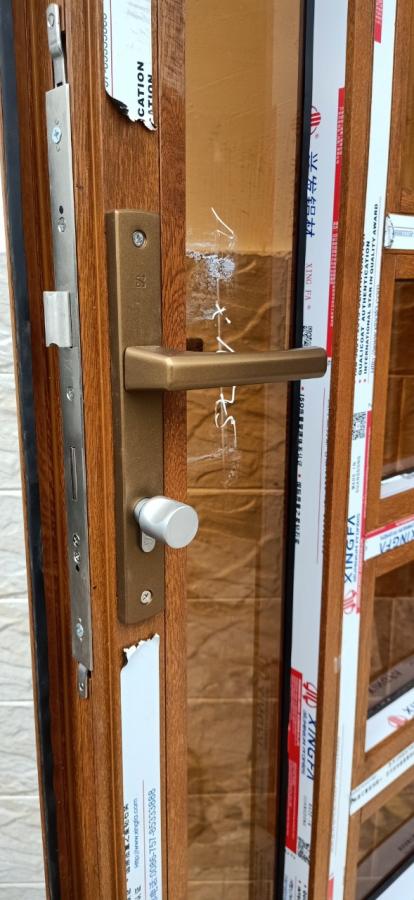 CỬA ĐI 2 CÁNH XINGFA CHIA ĐỐ