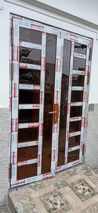 CỬA ĐI 2 CÁNH XINGFA CHIA ĐỐ