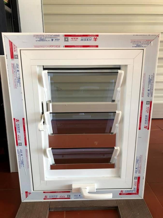 CỬA LÁ SÁCH LẮP KHUNG XINGFA NHẬP KHẨU HỆ 55