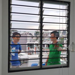 CỬA LÁ SÁCH LẮP KHUNG XINGFA NHẬP KHẨU HỆ 55