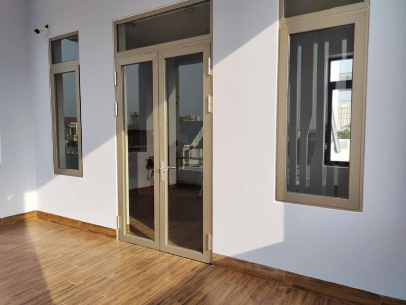 Cửa nhôm Grober - cửa đi 2 cánh nhôm xi mạ