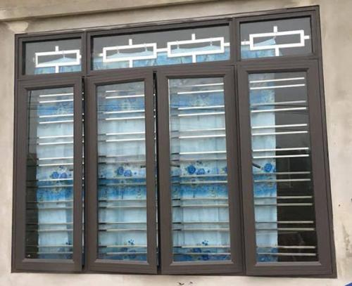 CỬA SỔ 4 CÁNH XINGFA MỞ QUAY KẾT HỢP SONG BẢO VỆ INOX
