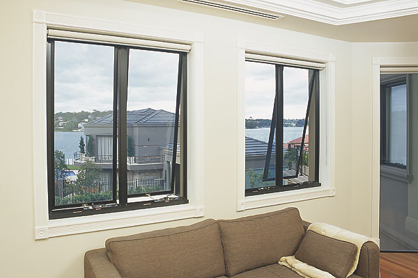 Cửa sổ mở hất Xingfa hệ 55