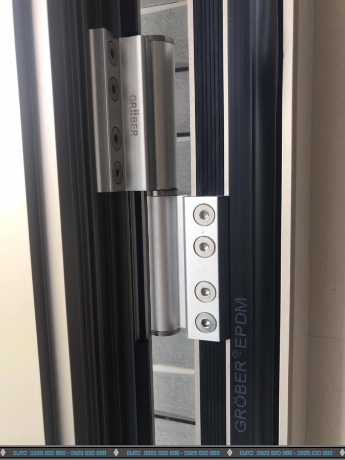 CỬA NHÔM GROBER XẾP TRƯỢT 6 CÁNH MÀU VÀNG SÂM BANH