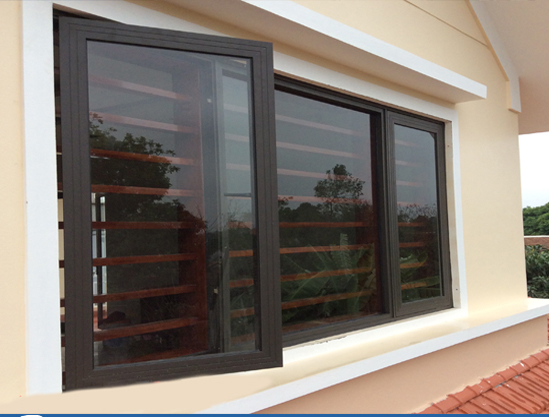 cửa sổ mở quay 2 cánh