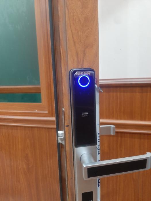 KHÓA ĐIỆN TỬ THÔNG MINH CHO CỬA NHÔM SIKER KTS108